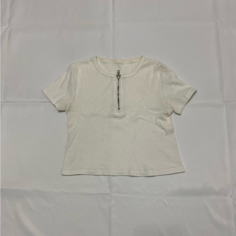 Brandy Melville John Galt Ribbed Tee